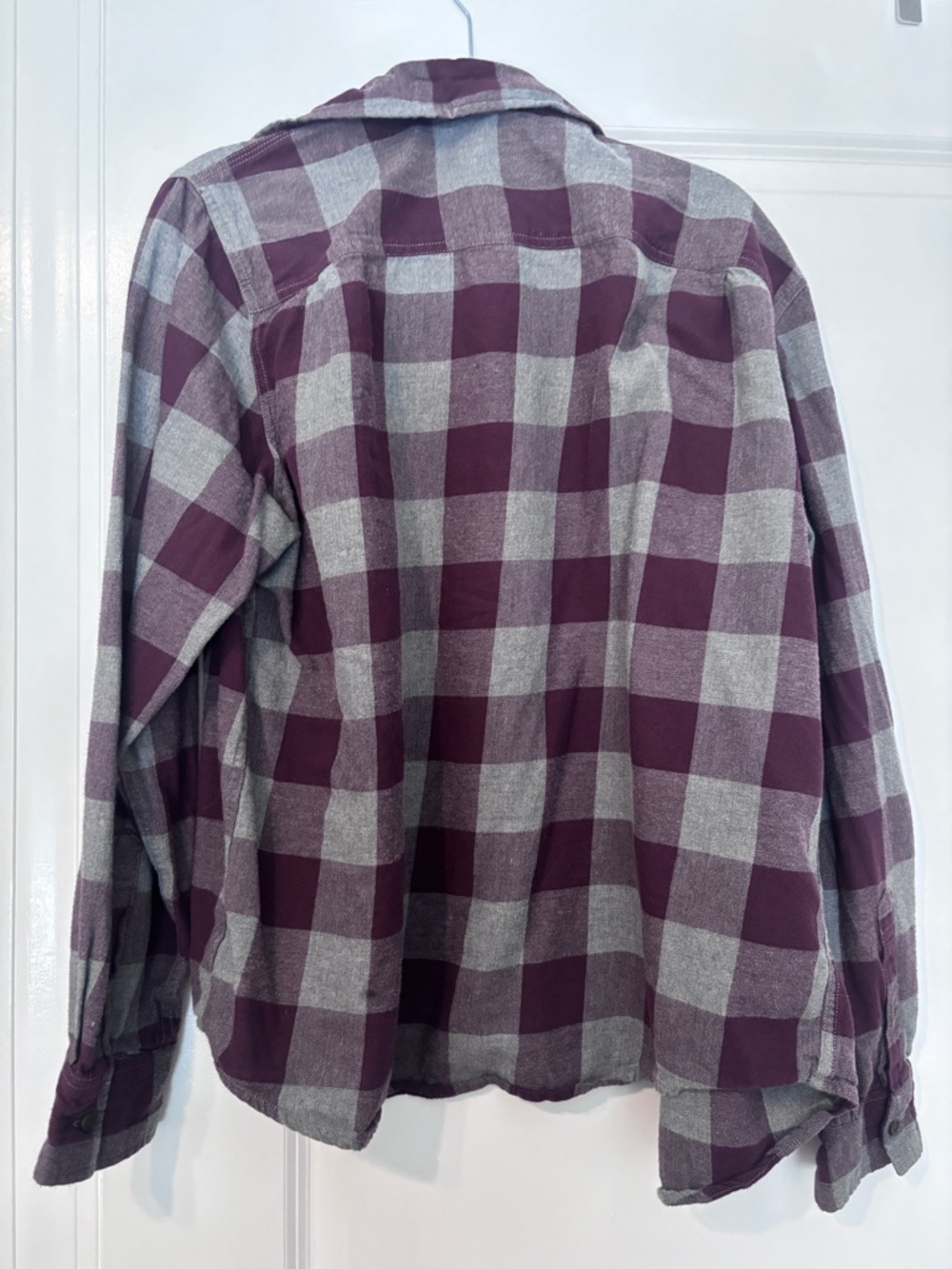 Men’s checkered button down - Picture 2 of 2